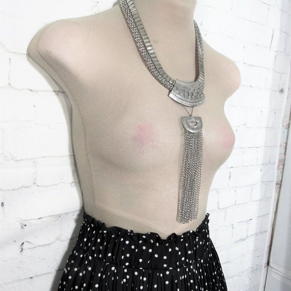 SEXY SILVER TONE METAL NECKLACE EXCEL. COND. VINTAGE AMERICAN - Picture 2 of 8